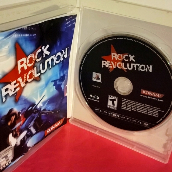 Rock Band Microphone and Games Bundle - Microphone and 4 Games - Picture 5 of 6